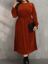 Load image into Gallery viewer, Plus Size Round Neck Long Sleeve Midi Dress