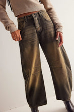 Load image into Gallery viewer, Wide Leg Jeans with Pockets