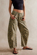 Load image into Gallery viewer, Wide Leg Jeans with Pockets