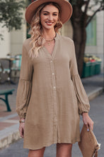 Load image into Gallery viewer, Notched Button Up Balloon Sleeve Longline Top