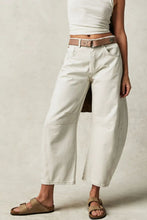 Load image into Gallery viewer, Wide Leg Jeans with Pockets