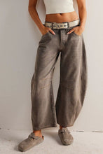 Load image into Gallery viewer, Wide Leg Jeans with Pockets