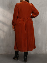 Load image into Gallery viewer, Plus Size Round Neck Long Sleeve Midi Dress