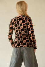 Load image into Gallery viewer, Davi &amp; Dani Heart Print Long Sleeve Top
