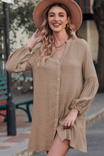 Load image into Gallery viewer, Notched Button Up Balloon Sleeve Longline Top
