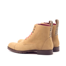 Load image into Gallery viewer, Women's Lace Up Captoe Boot
