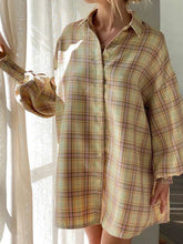Load image into Gallery viewer, Plaid Button Up Long Sleeve Shirt

