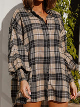 Load image into Gallery viewer, Plaid Button Up Long Sleeve Shirt
