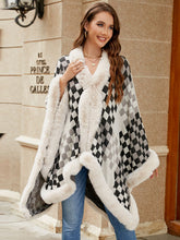Load image into Gallery viewer, Fuzzy Checkered Long Sleeve Poncho
