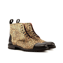 Load image into Gallery viewer, Women's Lace Up Captoe Boot
